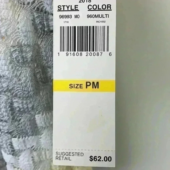 🆕NWT Alfred Dunner Petite Top. As Shown On… - Picture 5 of 5